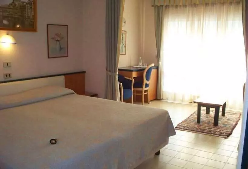 هتل Monaco & Quisisana