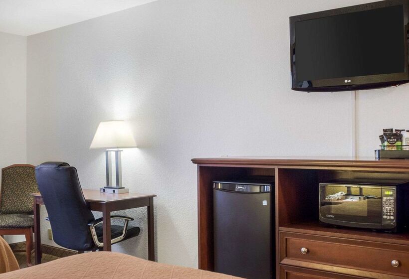 בית מלון כפרי Quality Inn Oacoma   Chamberlain