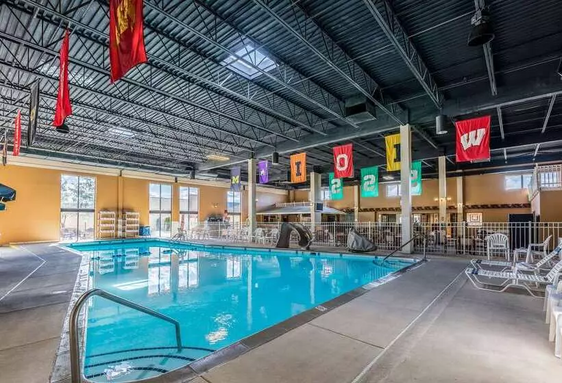 호텔 Quality Inn University Lansing