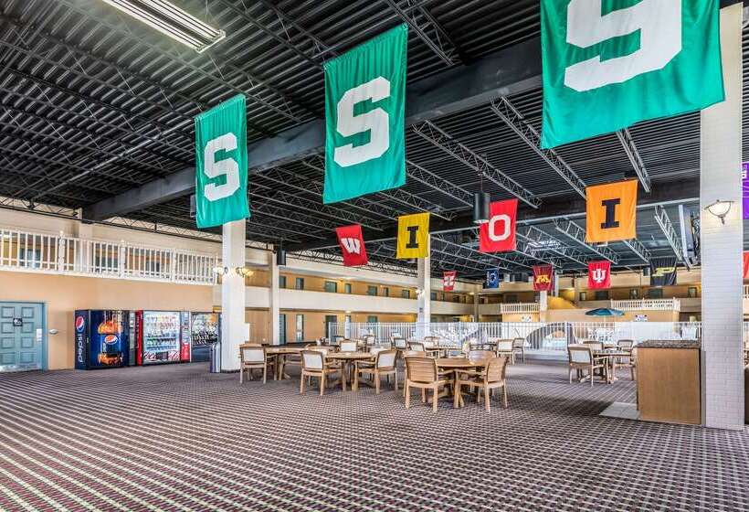 فندق Quality Inn University Lansing