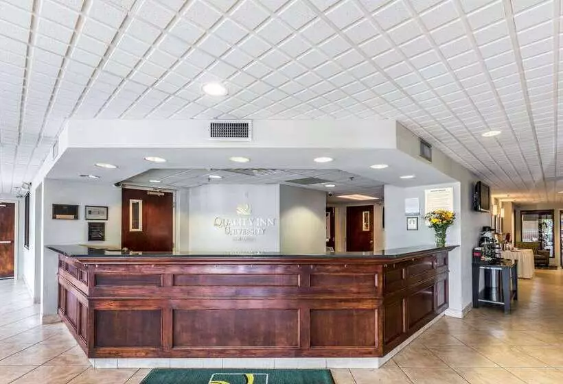 호텔 Quality Inn University Lansing