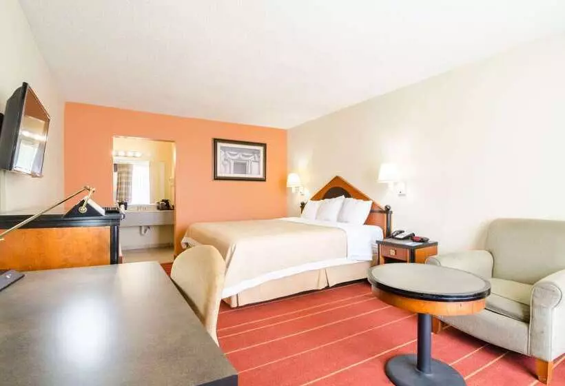 هتل Rodeway Inn & Suites Greensboro Southeast