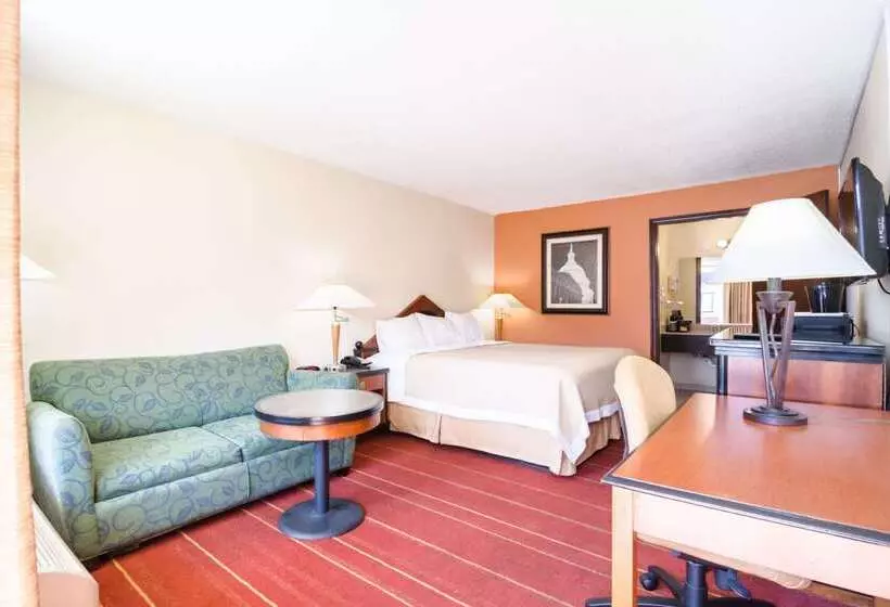 هتل Rodeway Inn & Suites Greensboro Southeast