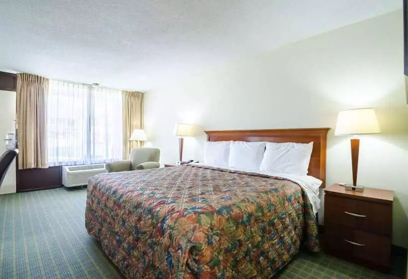 هتل Rodeway Inn & Suites Greensboro Southeast