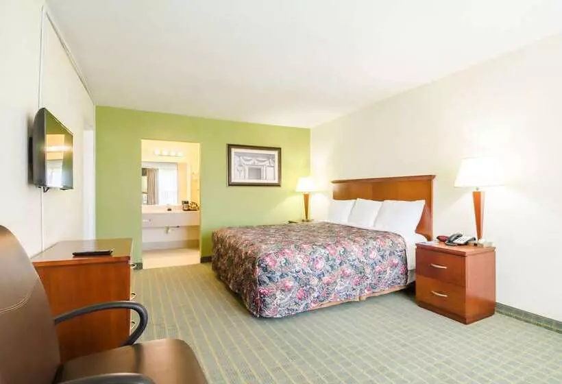 هتل Rodeway Inn & Suites Greensboro Southeast