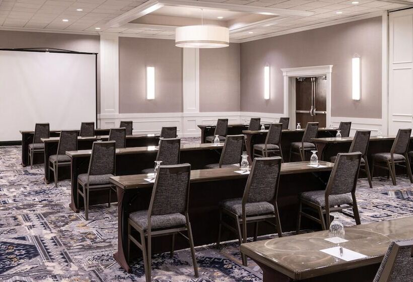 هتل Sheraton Ann Arbor