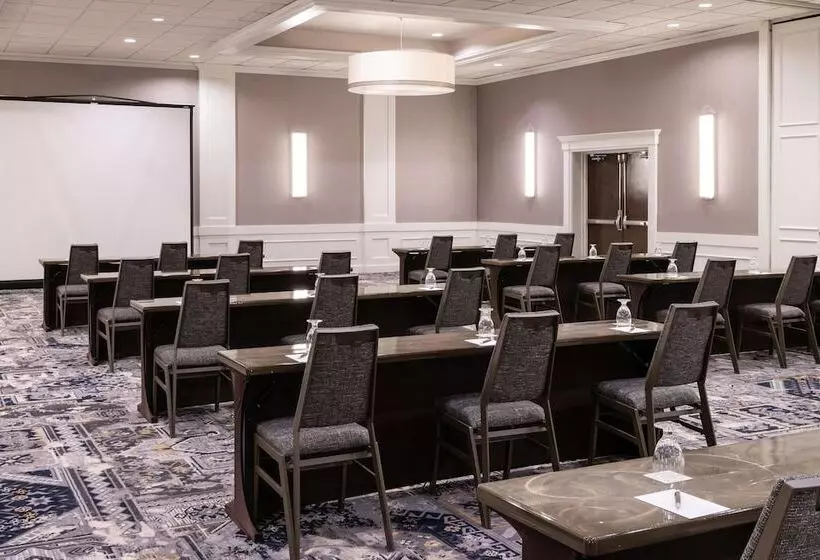 Отель Sheraton Ann Arbor