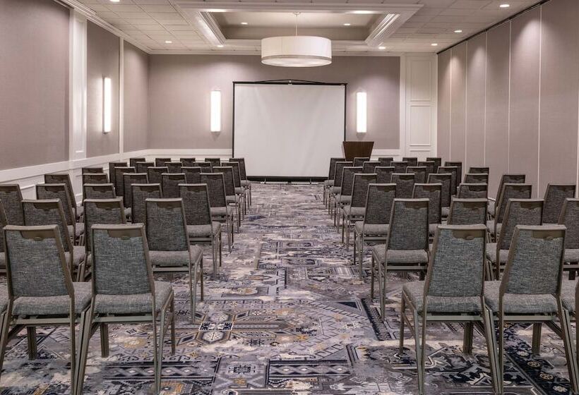 هتل Sheraton Ann Arbor