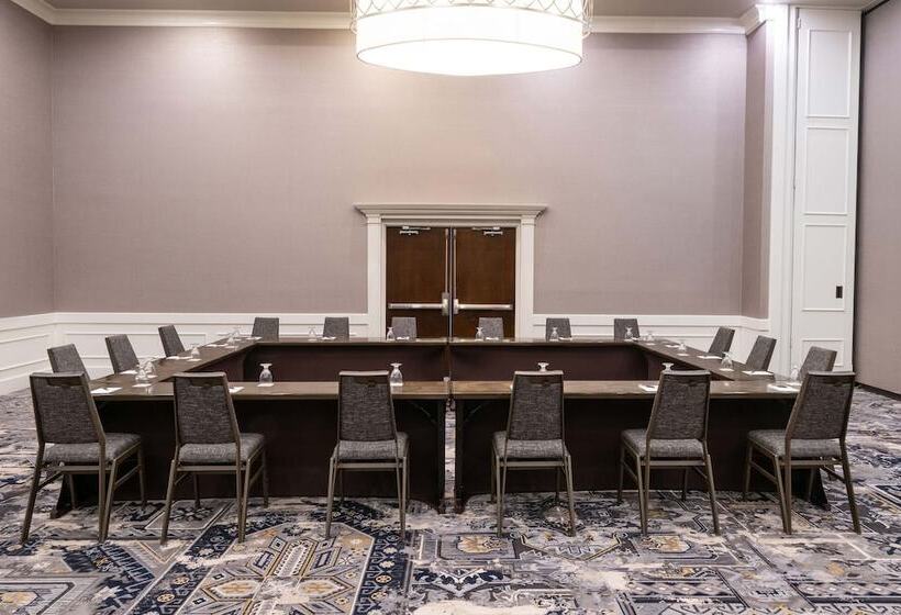 هتل Sheraton Ann Arbor