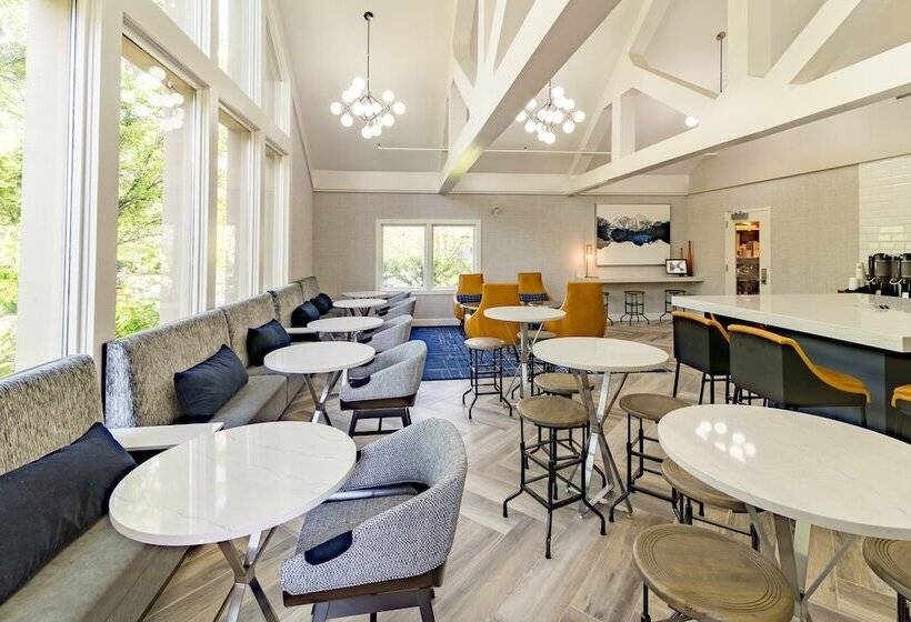 هتل Sheraton Ann Arbor