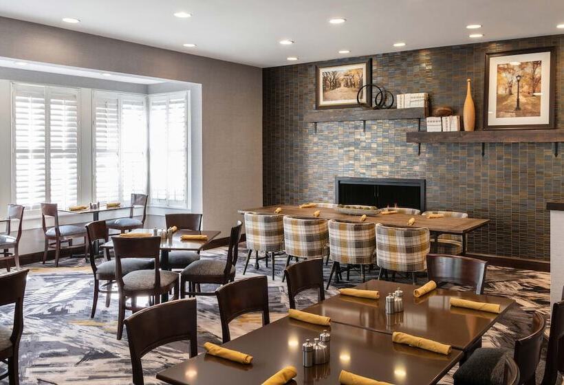 هتل Sheraton Ann Arbor