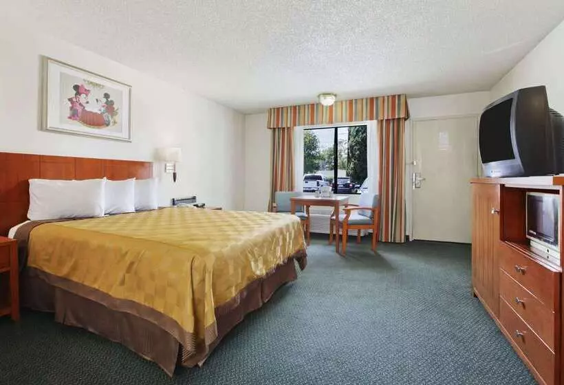 هتل Travelodge Inn & Suites By Wyndham Anaheim On Disneyland Dr