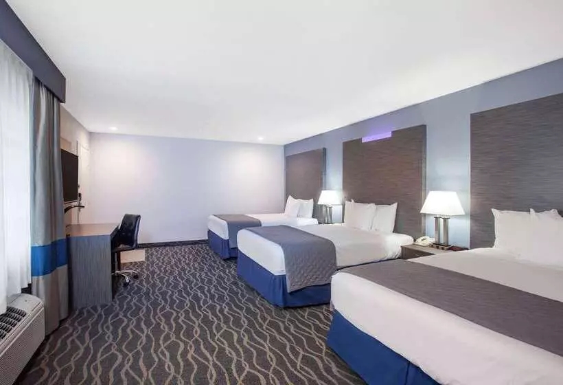 هتل Travelodge Inn & Suites By Wyndham Anaheim On Disneyland Dr