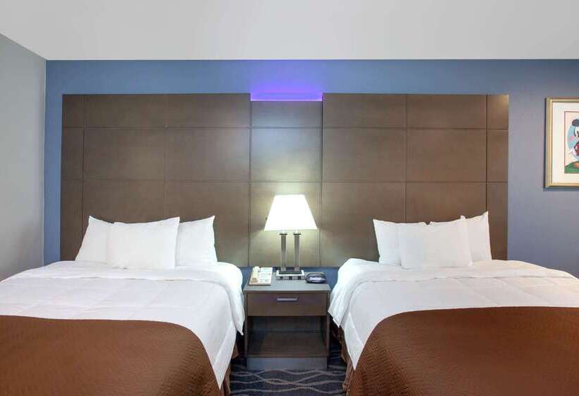 בית מלון כפרי Travelodge Inn & Suites By Wyndham Anaheim On Disneyland Dr