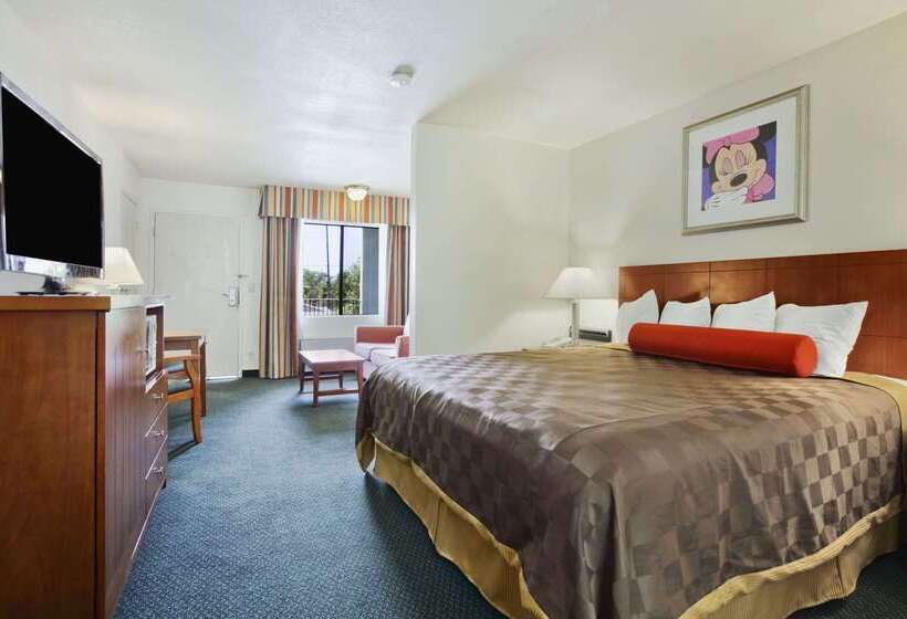 בית מלון כפרי Travelodge Inn & Suites By Wyndham Anaheim On Disneyland Dr