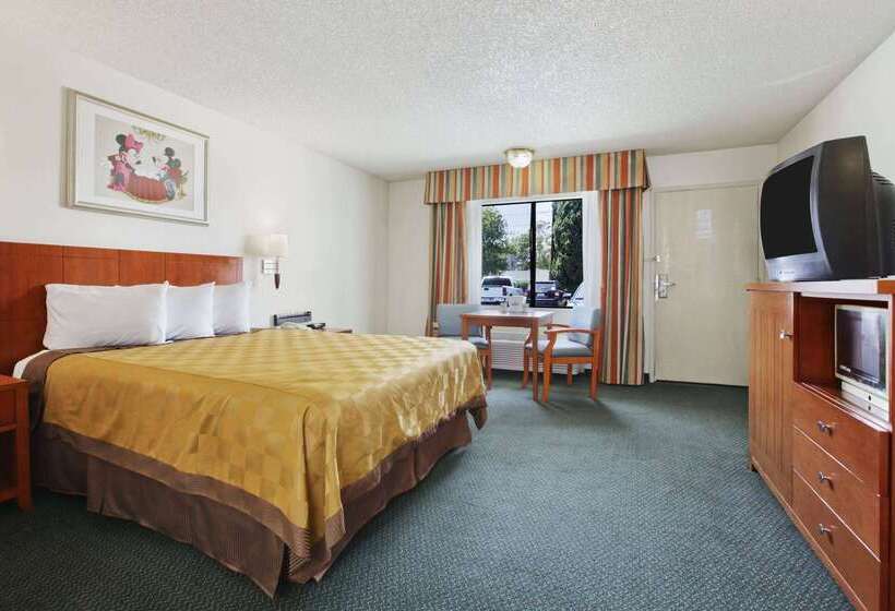 בית מלון כפרי Travelodge Inn & Suites By Wyndham Anaheim On Disneyland Dr