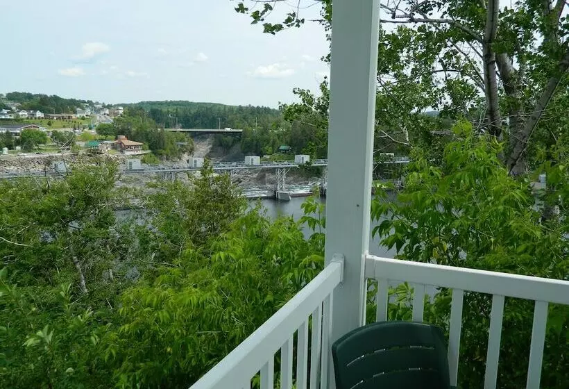 Hilltop Motel & Restaurant