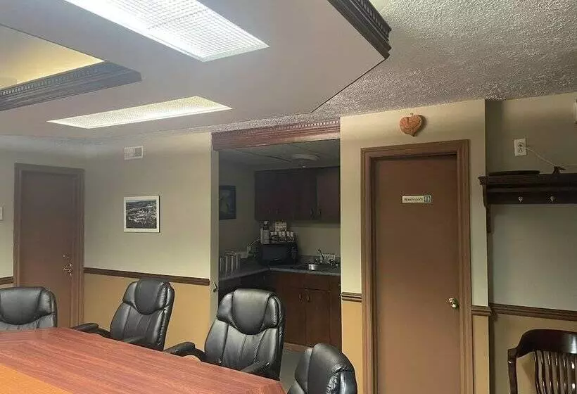 Hilltop Motel & Restaurant