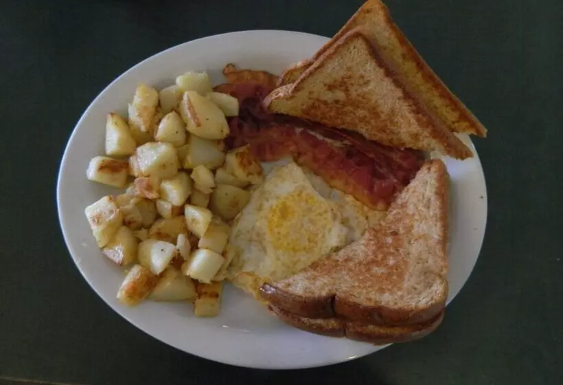 Hilltop Motel & Restaurant