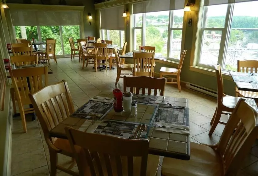 Hilltop Motel & Restaurant