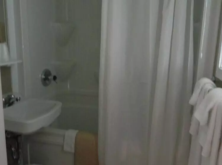 Hilltop Motel & Restaurant