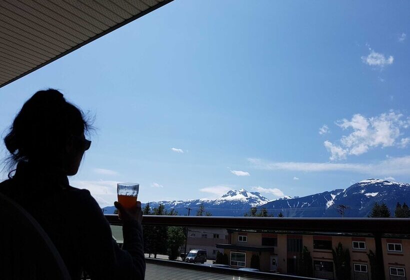 هتل Alpine Inn & Suites