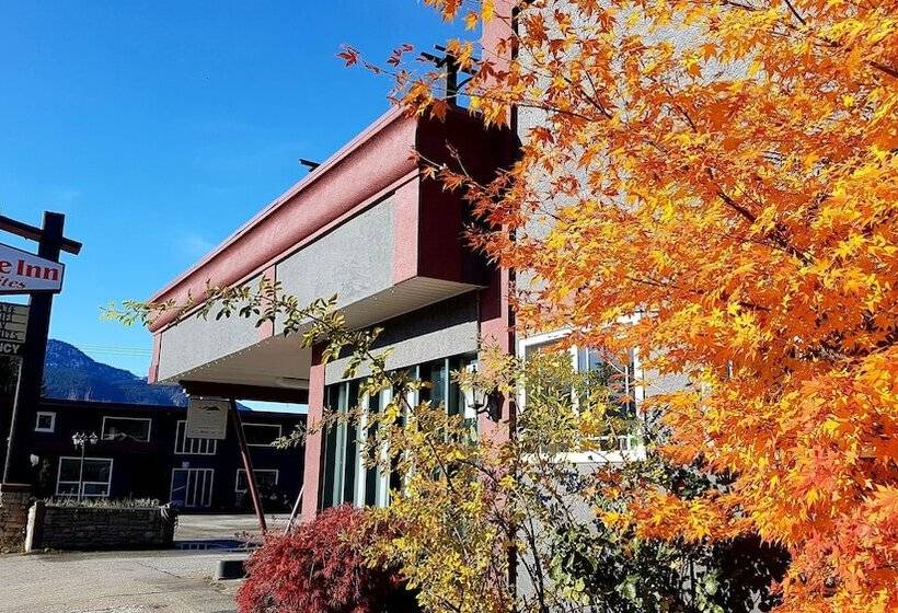 هتل Alpine Inn & Suites