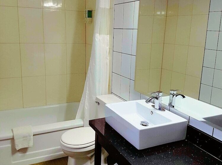 هتل Alpine Inn & Suites