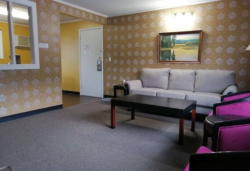 هتل Alpine Inn & Suites