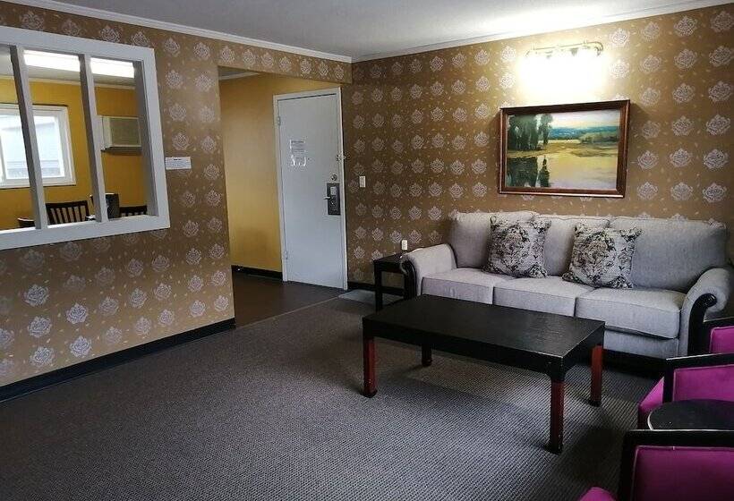 هتل Alpine Inn & Suites