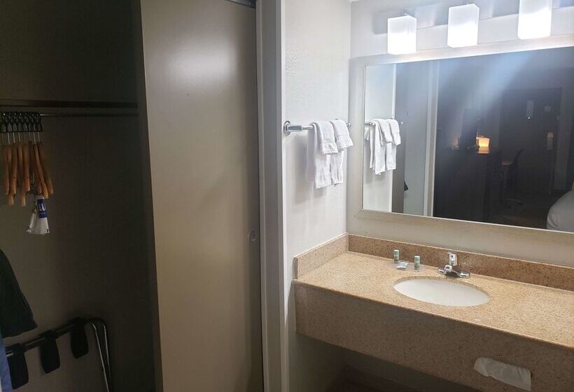 בית מלון כפרי Best Western Center Inn