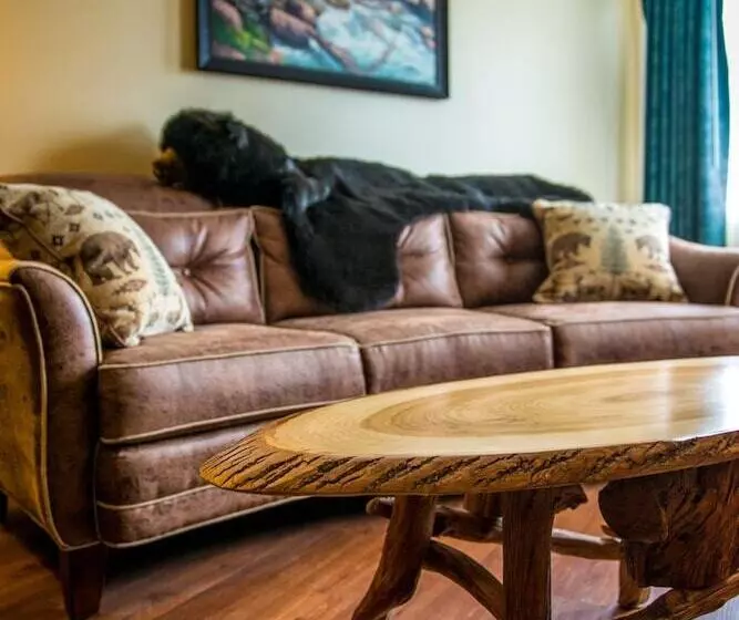 Black Bear Inn, Ascend Hotel Collection