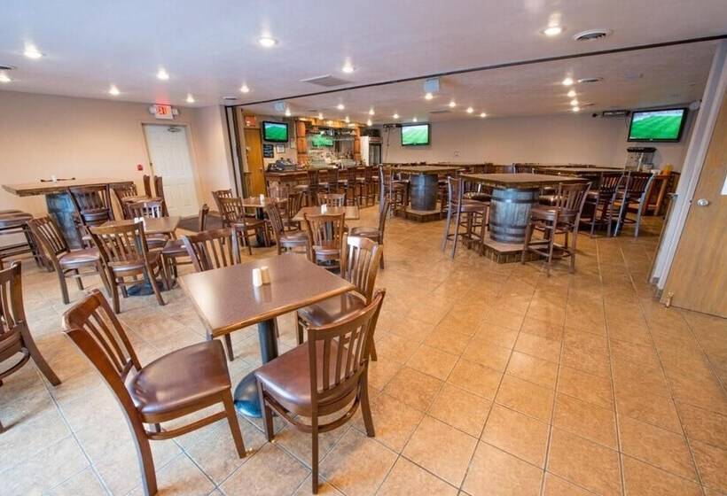 Boarders Inn & Suites By Cobblestone Hotels   Munising