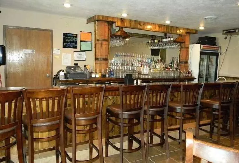 Boarders Inn & Suites By Cobblestone Hotels Munising