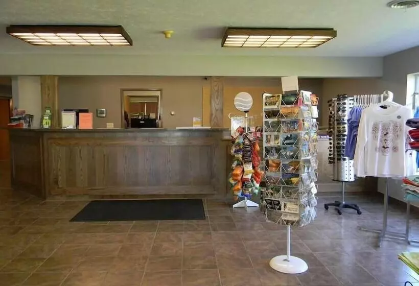 Boarders Inn & Suites By Cobblestone Hotels Munising