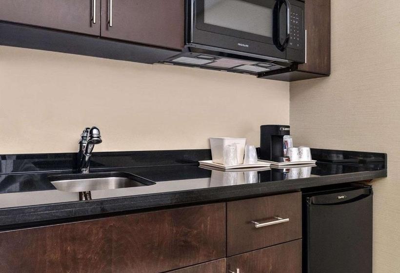 Отель Comfort Inn Brampton