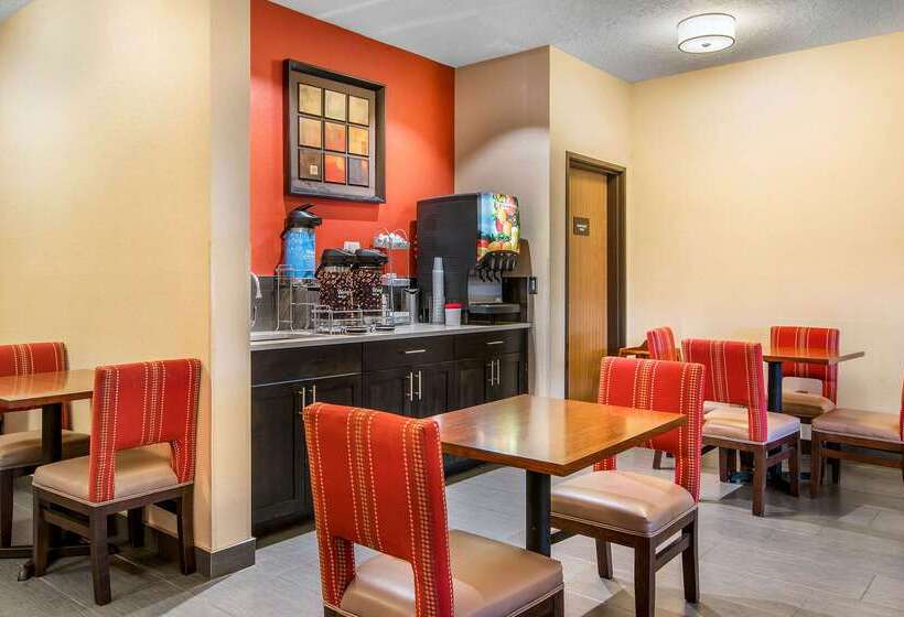 فندق Comfort Suites Near Vancouver Mall