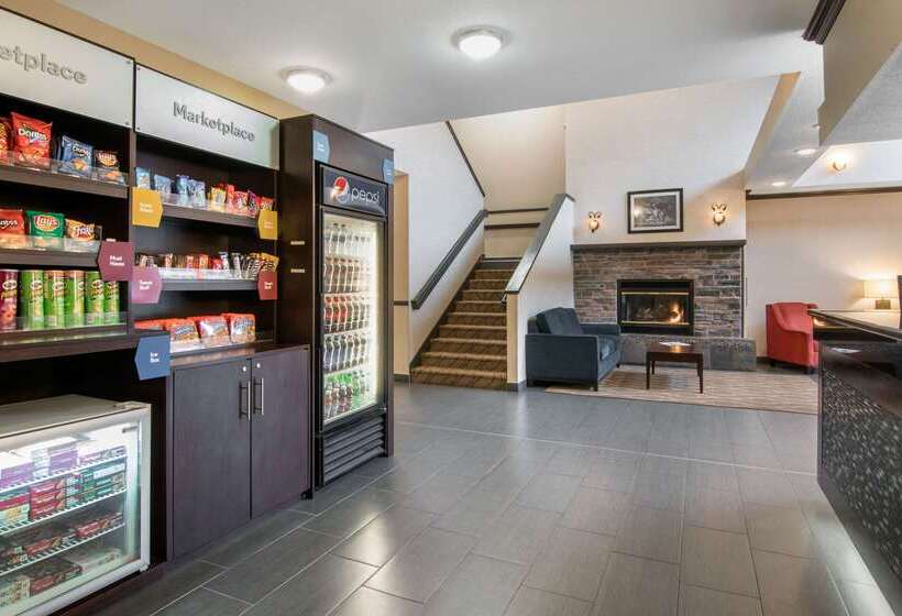 فندق Comfort Suites Near Vancouver Mall