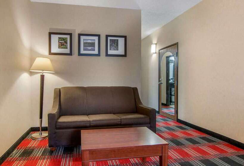 فندق Comfort Suites Near Vancouver Mall