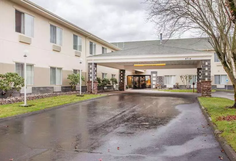 호텔 Comfort Suites Near Vancouver Mall