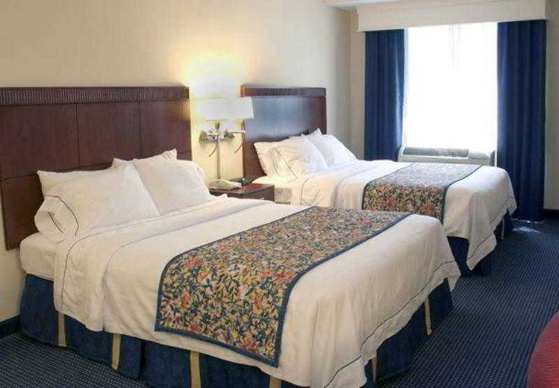 فندق Courtyard Raleigh Crabtree Valley