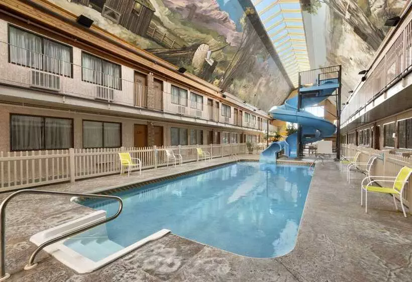 호텔 Days Inn By Wyndham Lethbridge