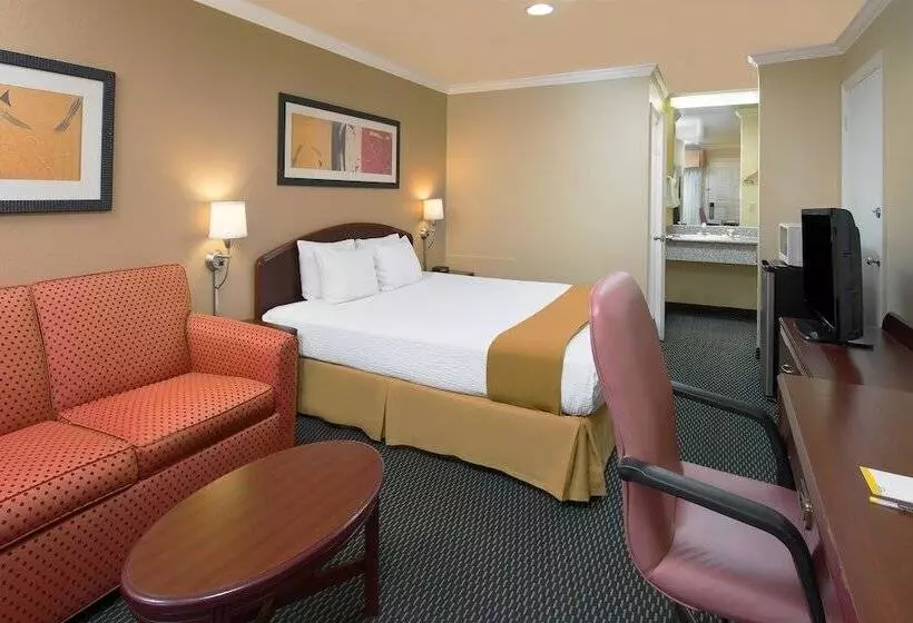 호텔 Days Inn By Wyndham Pinole Berkeley