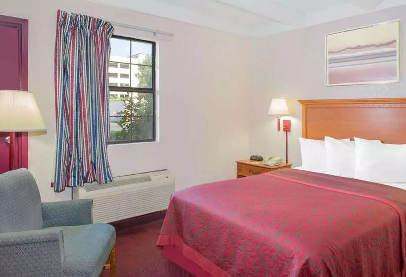 هتل Days Inn By Wyndham Tallahassee University Center