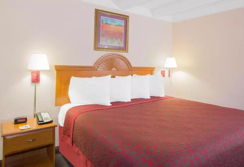 هتل Days Inn By Wyndham Tallahassee University Center