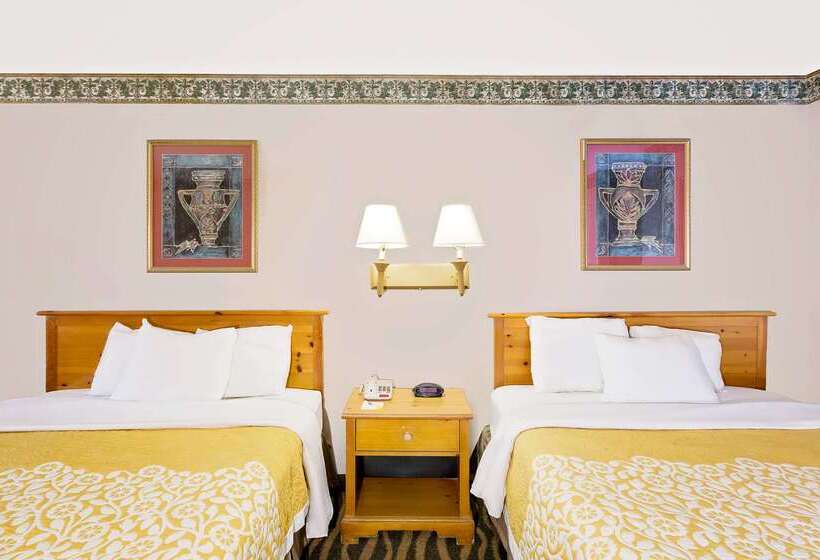 בית מלון כפרי Days Inn & Suites By Wyndham Starkville