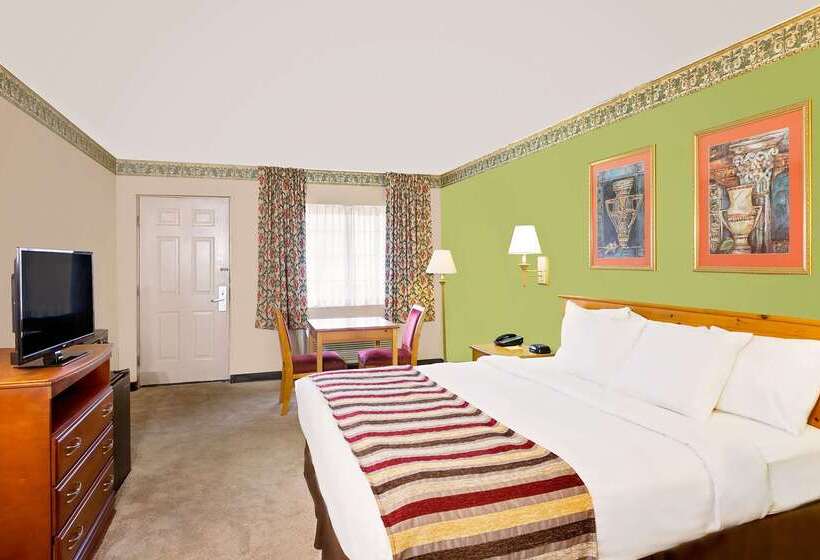 בית מלון כפרי Days Inn & Suites By Wyndham Starkville