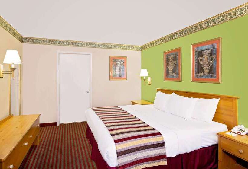 בית מלון כפרי Days Inn & Suites By Wyndham Starkville