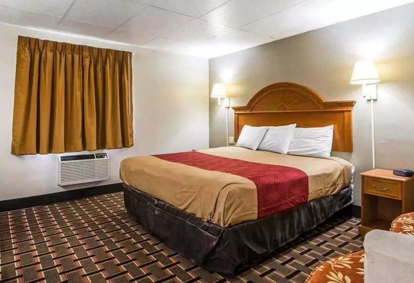 Отель Econo Lodge New Paltz