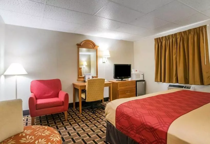 Отель Econo Lodge New Paltz